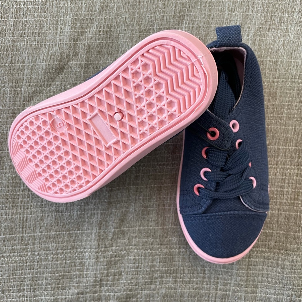 Josiny Kids Canvas Sneakers Size 5